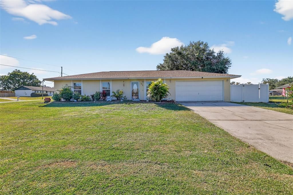 For Sale: $265,000 (3 beds, 2 baths, 1000 Square Feet)