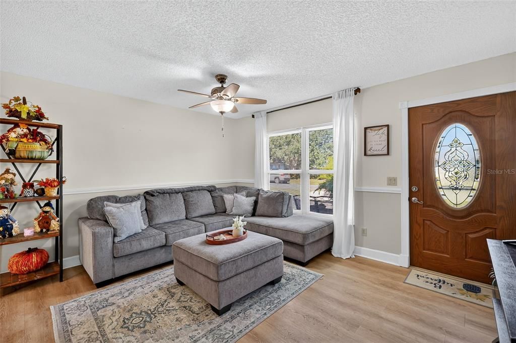 For Sale: $265,000 (3 beds, 2 baths, 1000 Square Feet)