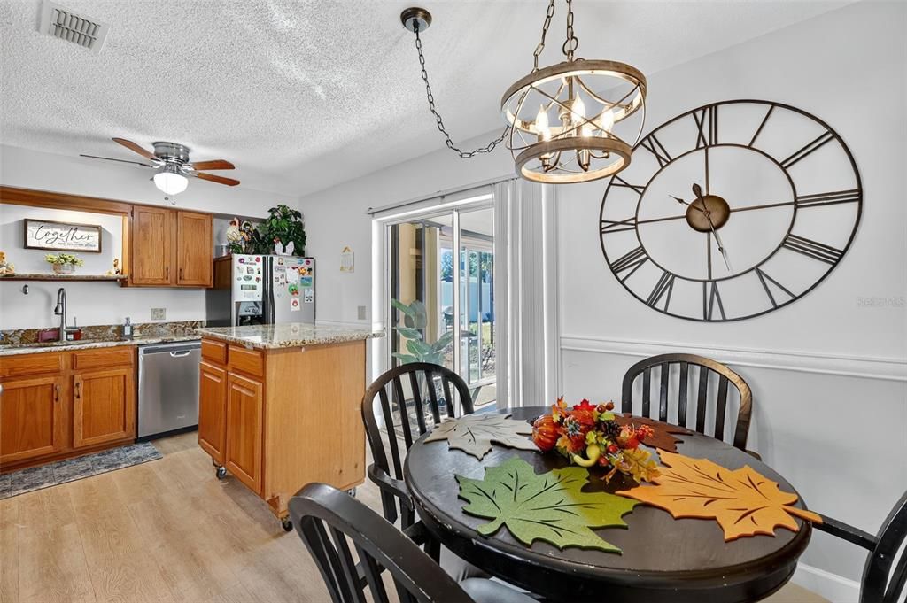 For Sale: $265,000 (3 beds, 2 baths, 1000 Square Feet)