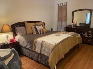 合同活跃: $310,000 (3 贝兹, 2 浴室, 2081 平方英尺)