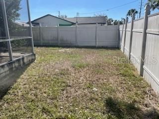 合同活跃: $310,000 (3 贝兹, 2 浴室, 2081 平方英尺)