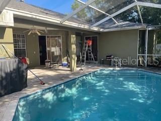 合同活跃: $310,000 (3 贝兹, 2 浴室, 2081 平方英尺)