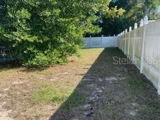 合同活跃: $310,000 (3 贝兹, 2 浴室, 2081 平方英尺)