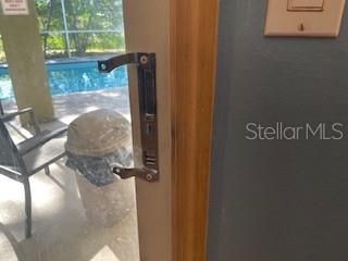 合同活跃: $310,000 (3 贝兹, 2 浴室, 2081 平方英尺)