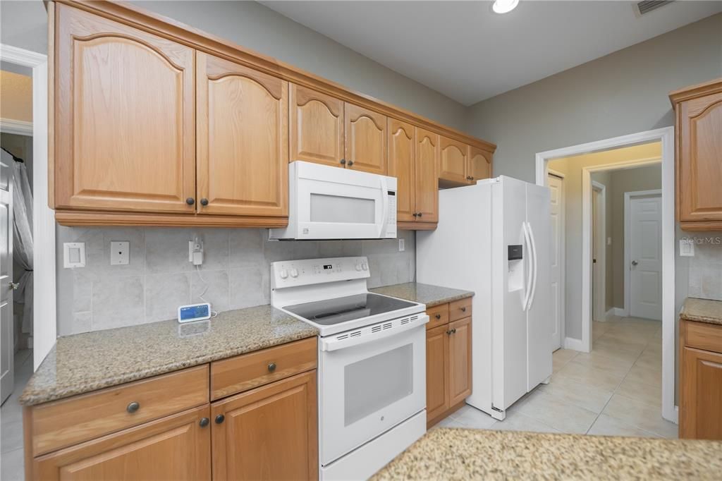 En Venta: $425,000 (3 camas, 2 baños, 2096 Pies cuadrados)