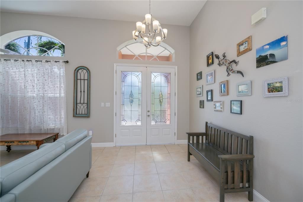 En Venta: $425,000 (3 camas, 2 baños, 2096 Pies cuadrados)