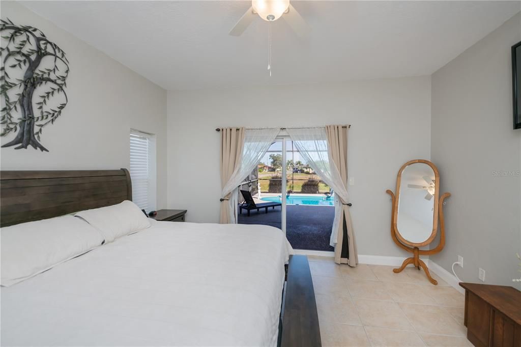 En Venta: $425,000 (3 camas, 2 baños, 2096 Pies cuadrados)