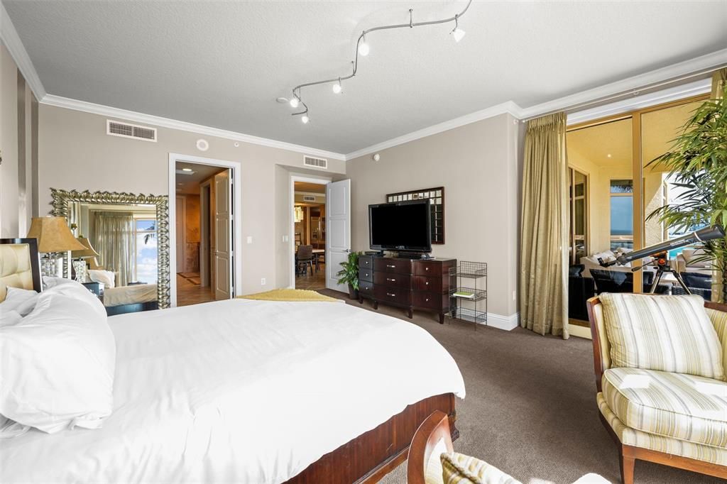 For Rent: $9,000 (2 beds, 2 baths, 1857 Square Feet)