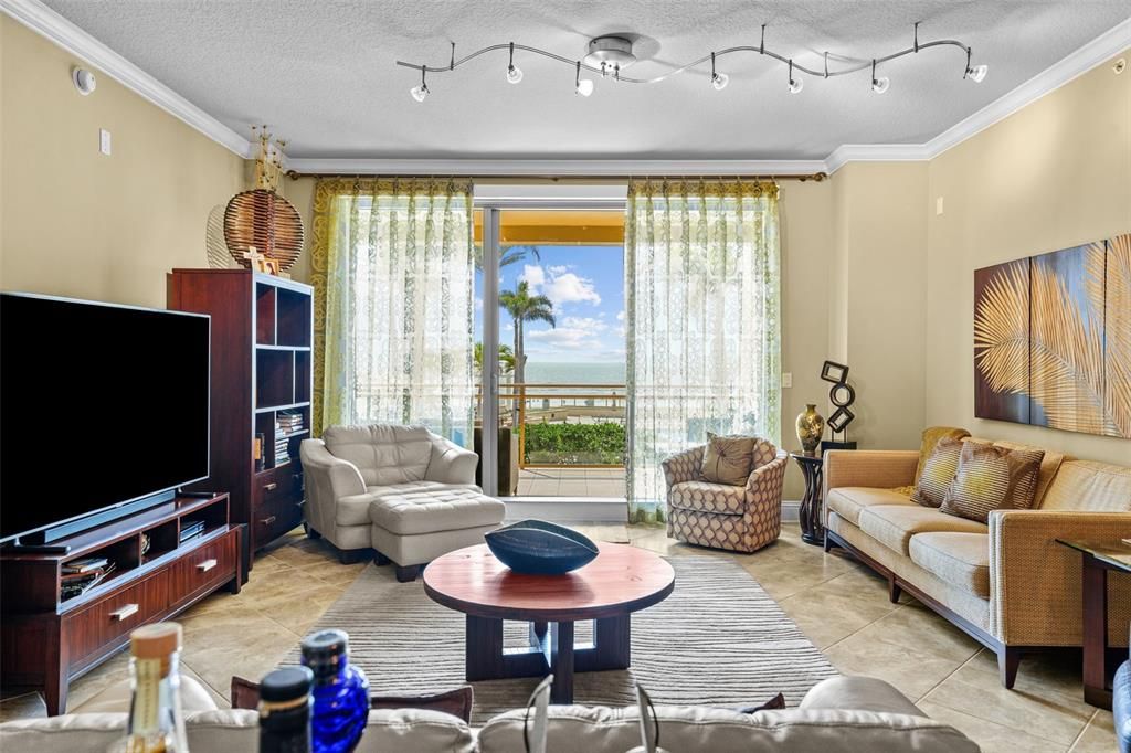 For Rent: $9,000 (2 beds, 2 baths, 1857 Square Feet)