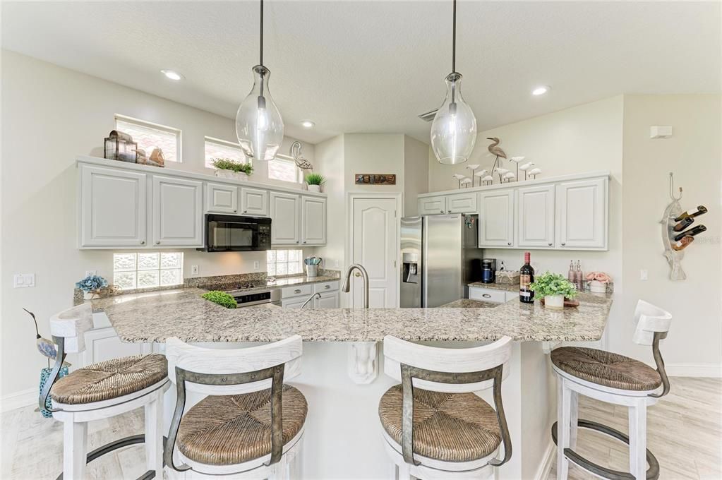 На продажу: $590,000 (3 спален, 2 ванн, 1754 Квадратных фут)