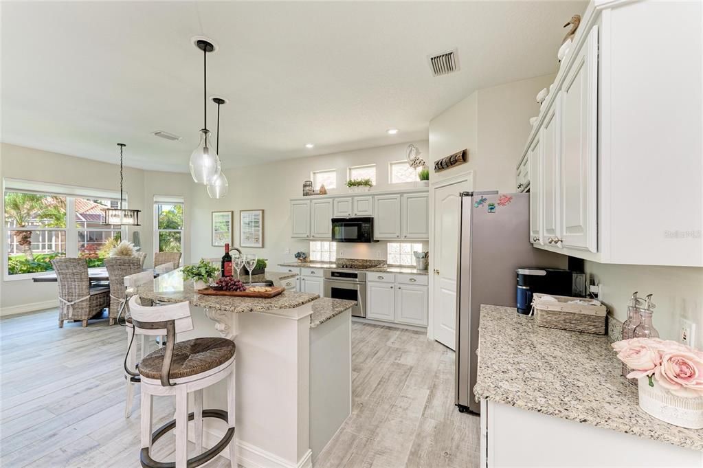 На продажу: $590,000 (3 спален, 2 ванн, 1754 Квадратных фут)