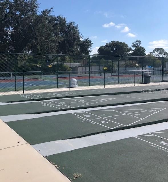 待售: $249,000 (2 贝兹, 2 浴室, 976 平方英尺)