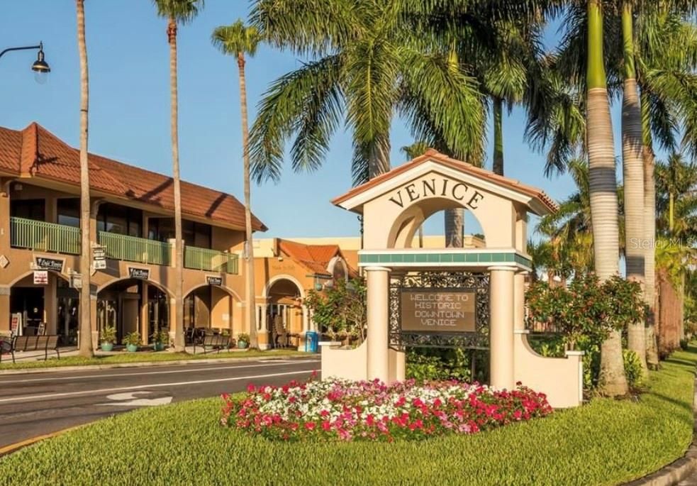 待售: $249,000 (2 贝兹, 2 浴室, 976 平方英尺)