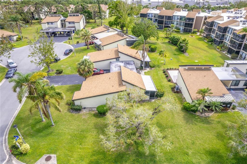 待售: $249,000 (2 贝兹, 2 浴室, 976 平方英尺)