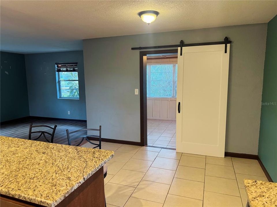 For Sale: $315,000 (3 beds, 1 baths, 1400 Square Feet)