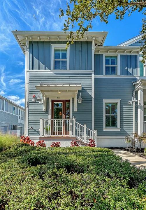 For Sale: $850,000 (3 beds, 3 baths, 1994 Square Feet)