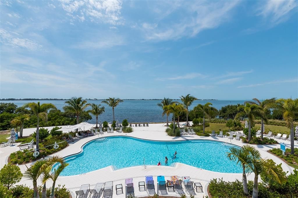 For Sale: $850,000 (3 beds, 3 baths, 1994 Square Feet)