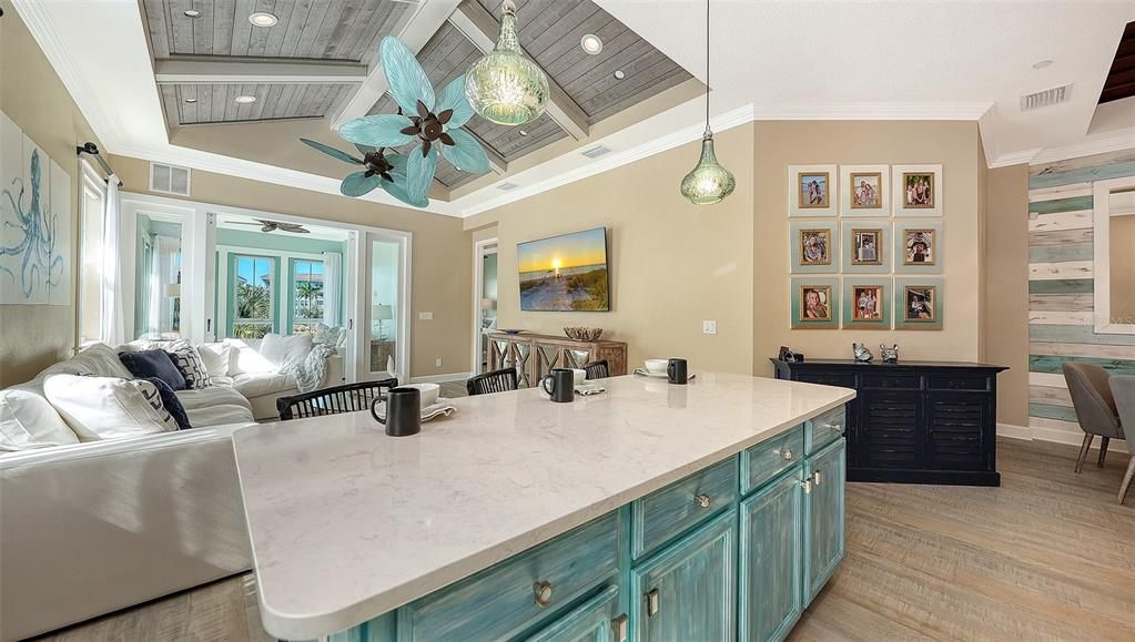 For Sale: $850,000 (3 beds, 3 baths, 1994 Square Feet)