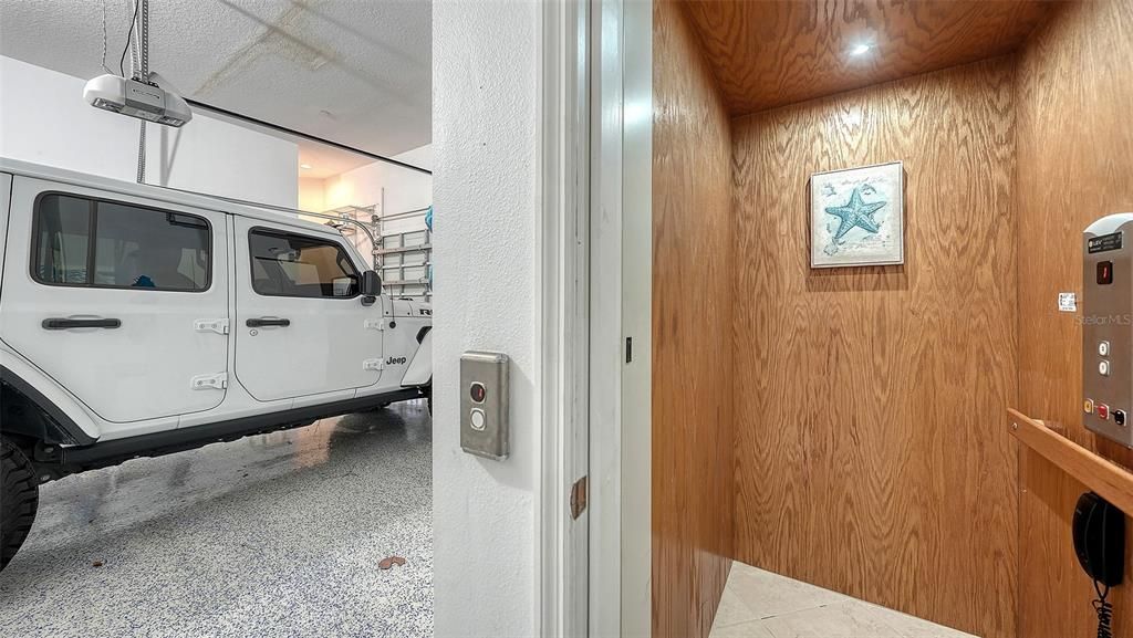 For Sale: $850,000 (3 beds, 3 baths, 1994 Square Feet)