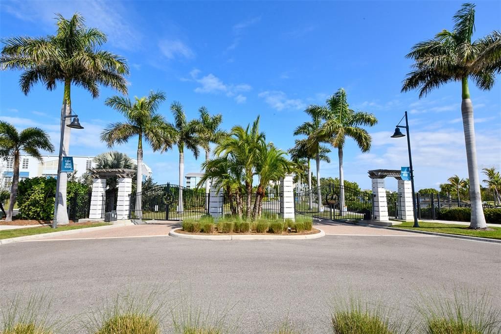 For Sale: $850,000 (3 beds, 3 baths, 1994 Square Feet)