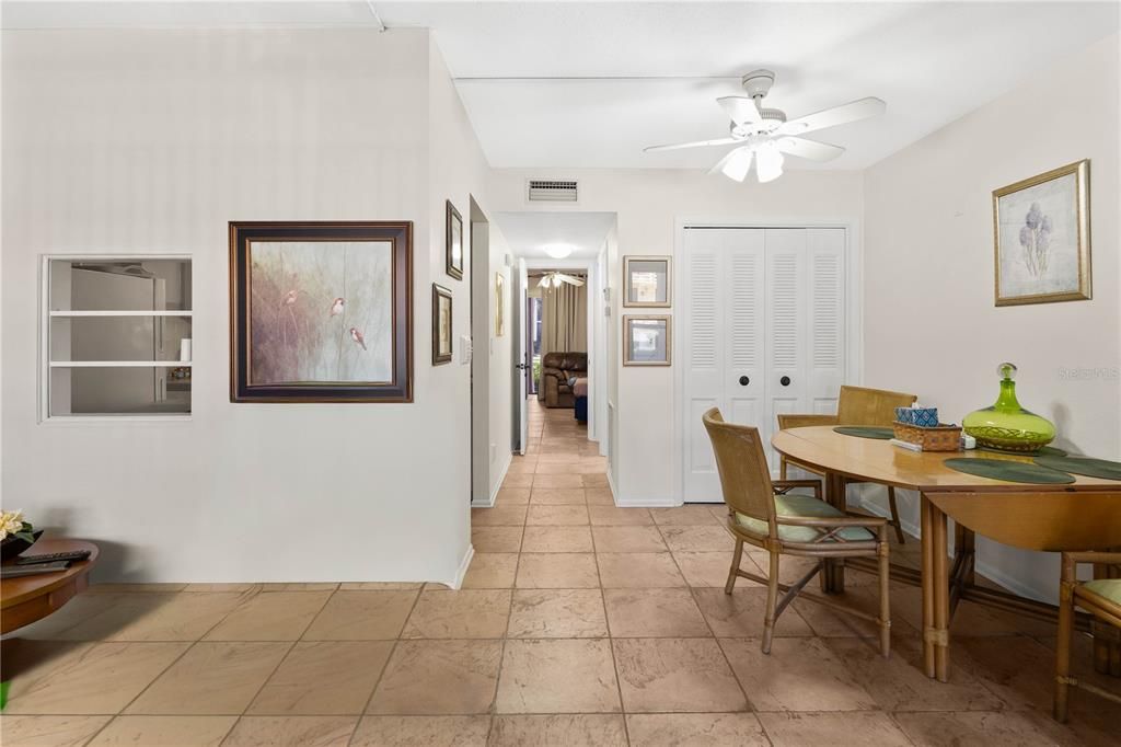 В аренду: $2,300 (1 спален, 1 ванн, 647 Квадратных фут)