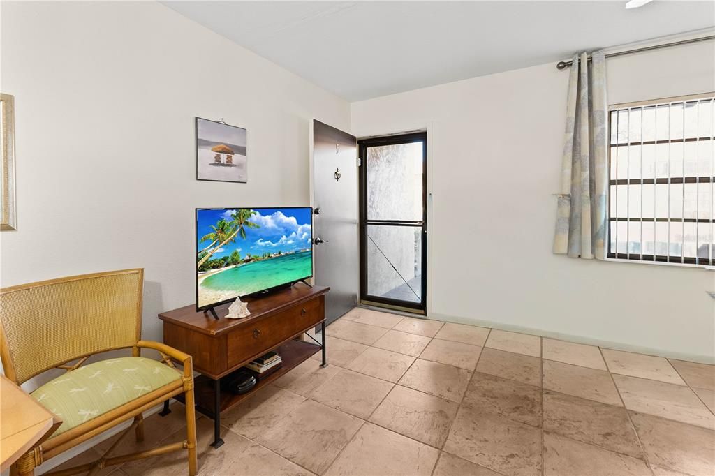 В аренду: $2,300 (1 спален, 1 ванн, 647 Квадратных фут)