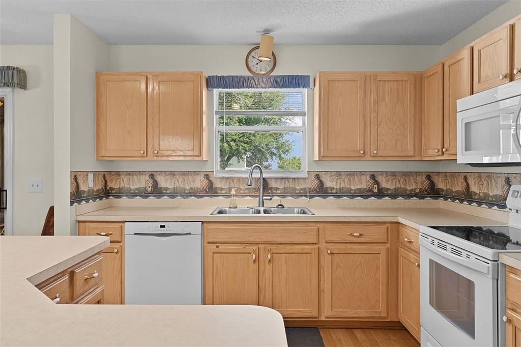 Activo con contrato: $275,000 (3 camas, 2 baños, 1392 Pies cuadrados)