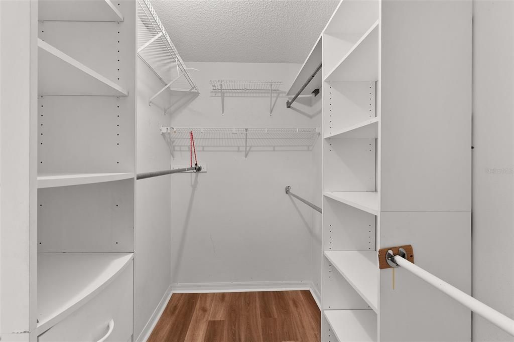 Activo con contrato: $275,000 (3 camas, 2 baños, 1392 Pies cuadrados)