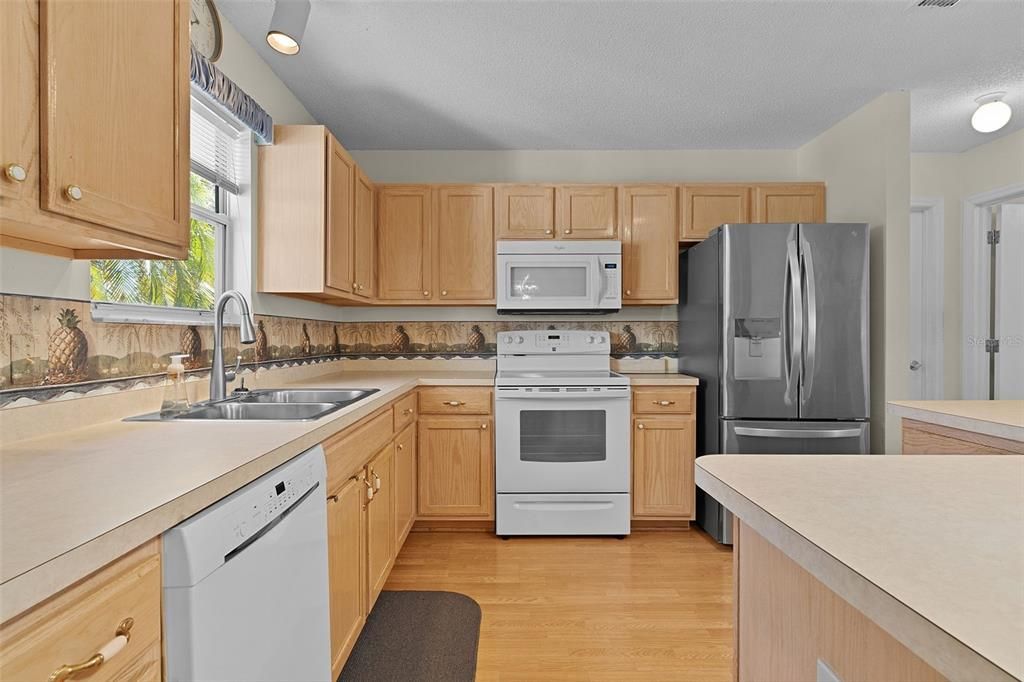 Activo con contrato: $275,000 (3 camas, 2 baños, 1392 Pies cuadrados)