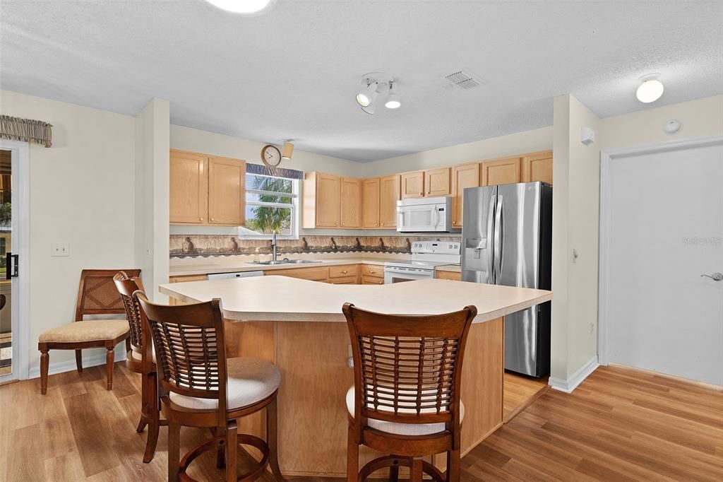 Activo con contrato: $275,000 (3 camas, 2 baños, 1392 Pies cuadrados)