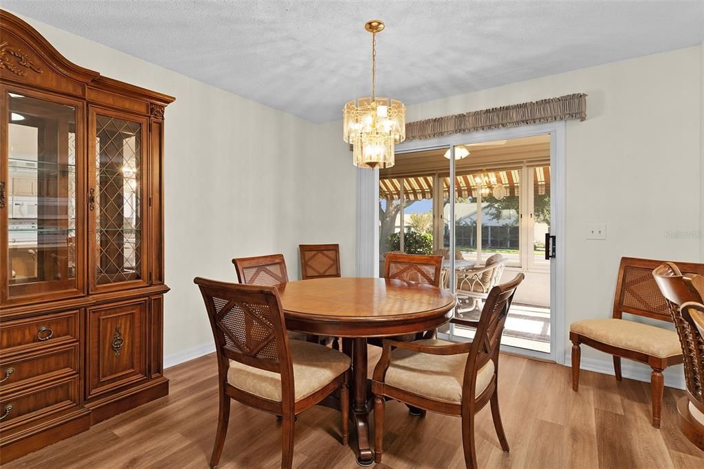 Activo con contrato: $275,000 (3 camas, 2 baños, 1392 Pies cuadrados)