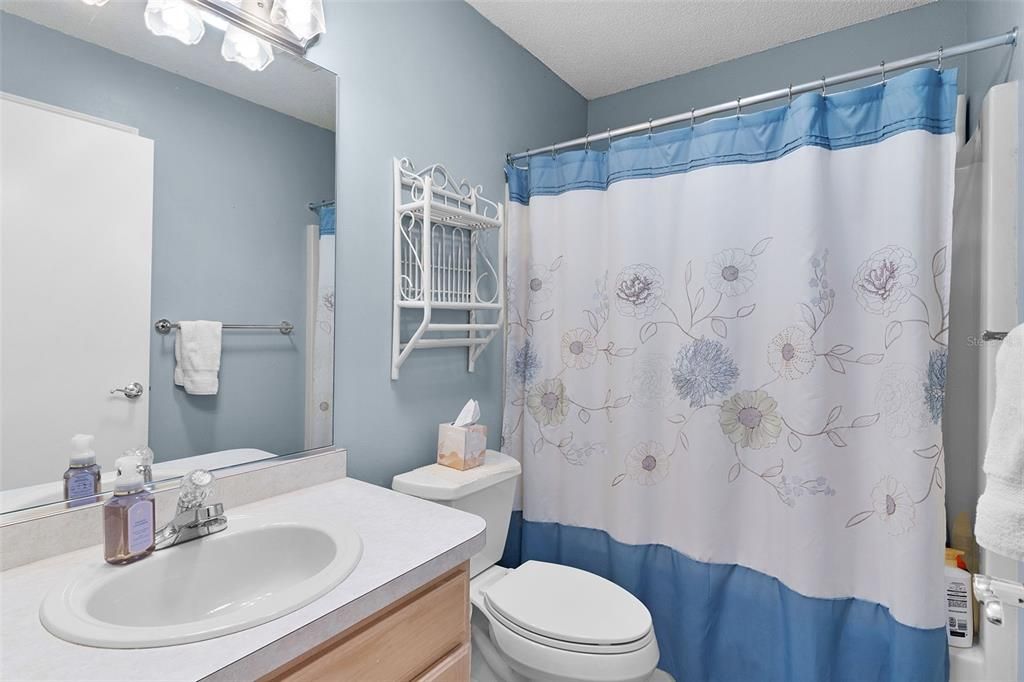 Activo con contrato: $275,000 (3 camas, 2 baños, 1392 Pies cuadrados)