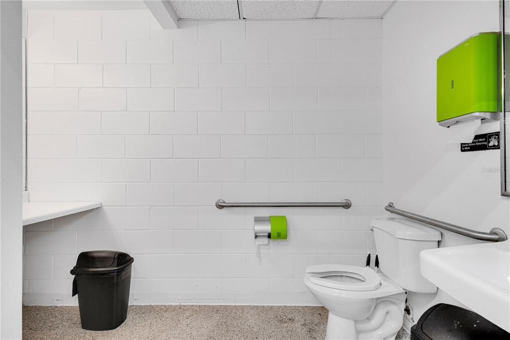 For Sale: $200,000 (0 beds, 0 baths, 3212 Square Feet)