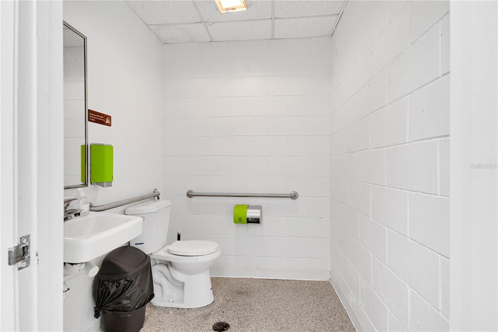 For Sale: $200,000 (0 beds, 0 baths, 3212 Square Feet)