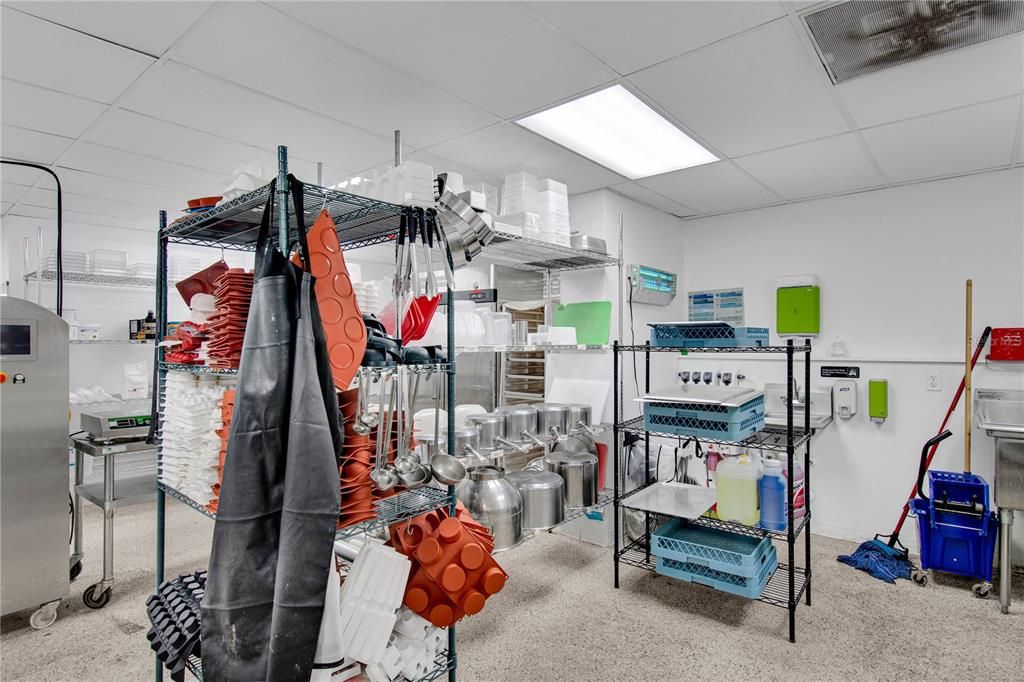 For Sale: $200,000 (0 beds, 0 baths, 3212 Square Feet)