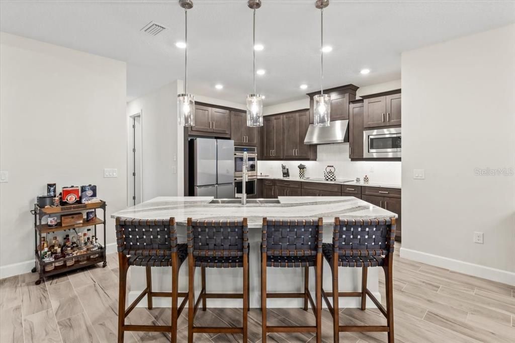 待售: $739,000 (4 贝兹, 3 浴室, 3221 平方英尺)