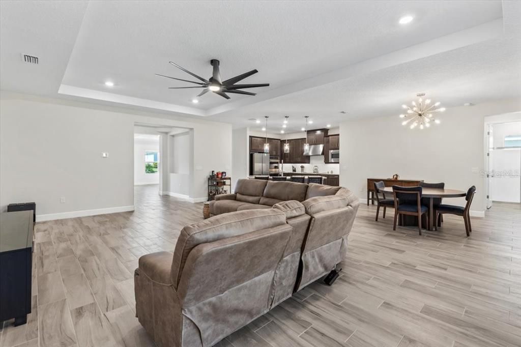 待售: $739,000 (4 贝兹, 3 浴室, 3221 平方英尺)