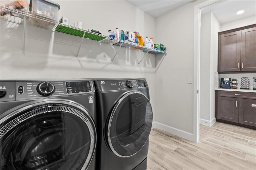 待售: $739,000 (4 贝兹, 3 浴室, 3221 平方英尺)