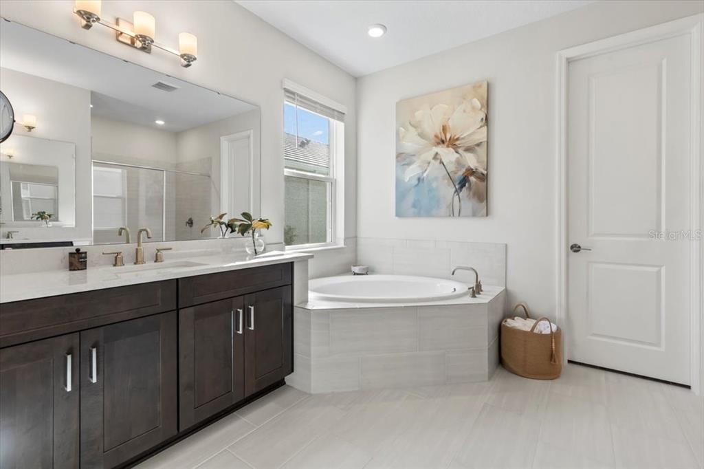 待售: $739,000 (4 贝兹, 3 浴室, 3221 平方英尺)