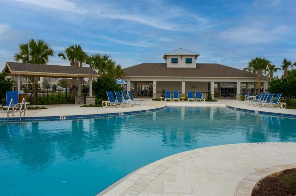 Activo con contrato: $890,321 (5 camas, 4 baños, 3225 Pies cuadrados)