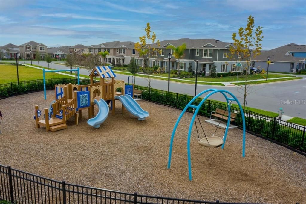 Activo con contrato: $890,321 (5 camas, 4 baños, 3225 Pies cuadrados)