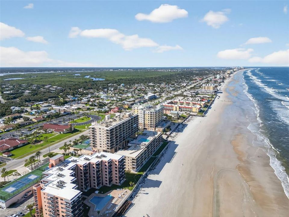 En Venta: $687,000 (2 camas, 2 baños, 1265 Pies cuadrados)