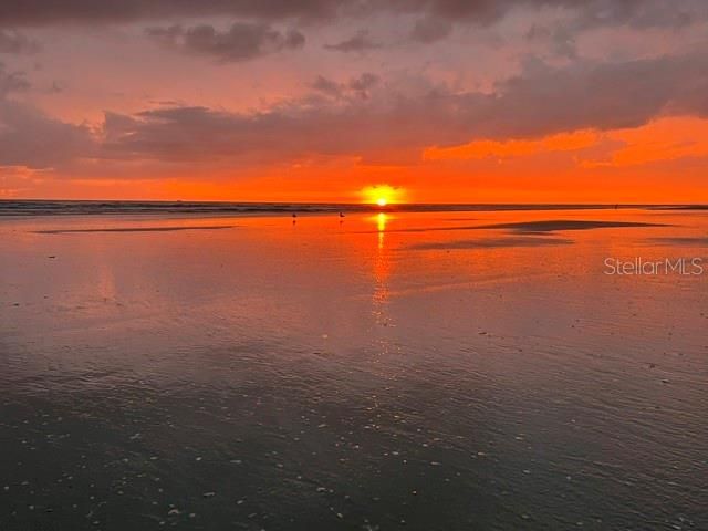 En Venta: $687,000 (2 camas, 2 baños, 1265 Pies cuadrados)