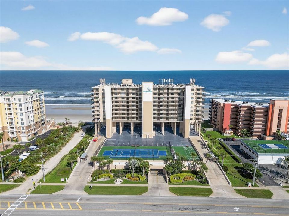 En Venta: $687,000 (2 camas, 2 baños, 1265 Pies cuadrados)