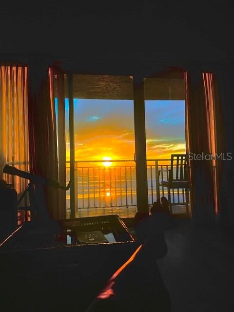 En Venta: $687,000 (2 camas, 2 baños, 1265 Pies cuadrados)