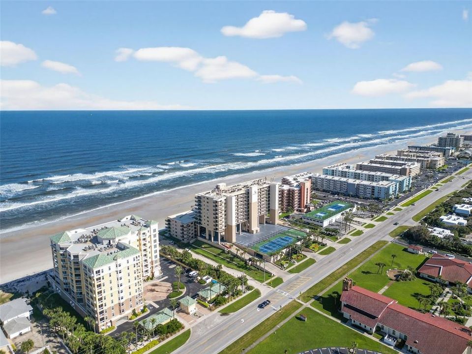 En Venta: $687,000 (2 camas, 2 baños, 1265 Pies cuadrados)