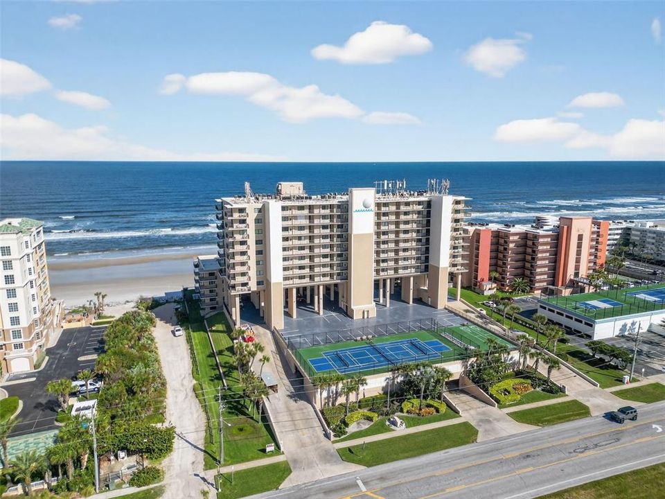 En Venta: $687,000 (2 camas, 2 baños, 1265 Pies cuadrados)