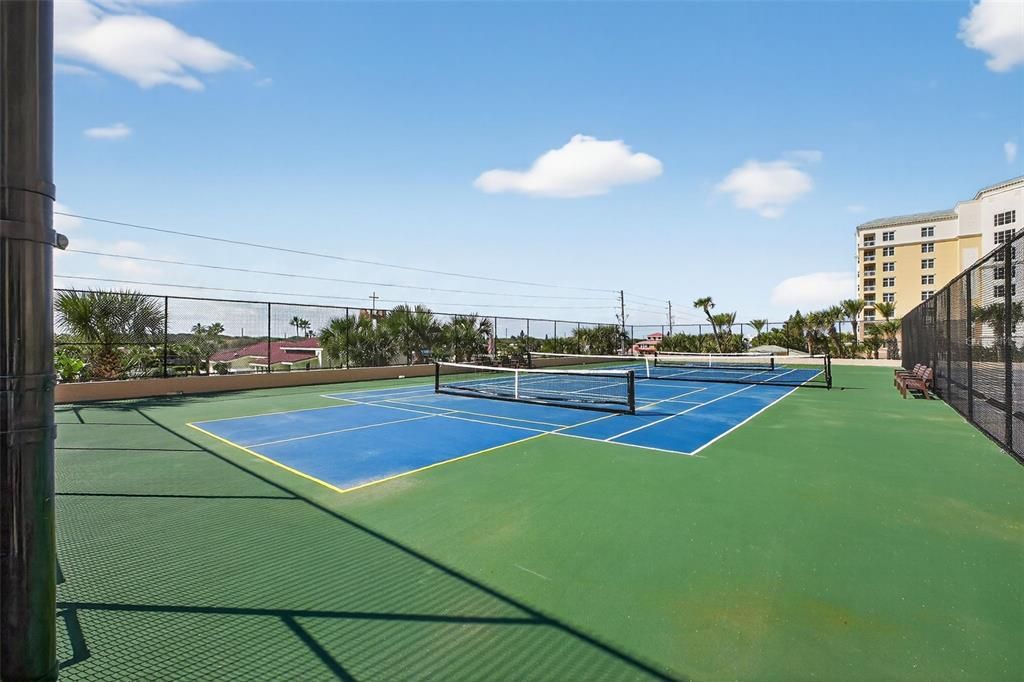 En Venta: $687,000 (2 camas, 2 baños, 1265 Pies cuadrados)