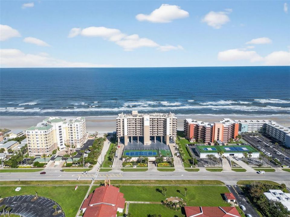 En Venta: $687,000 (2 camas, 2 baños, 1265 Pies cuadrados)