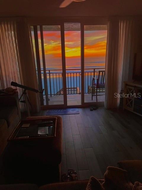 En Venta: $687,000 (2 camas, 2 baños, 1265 Pies cuadrados)